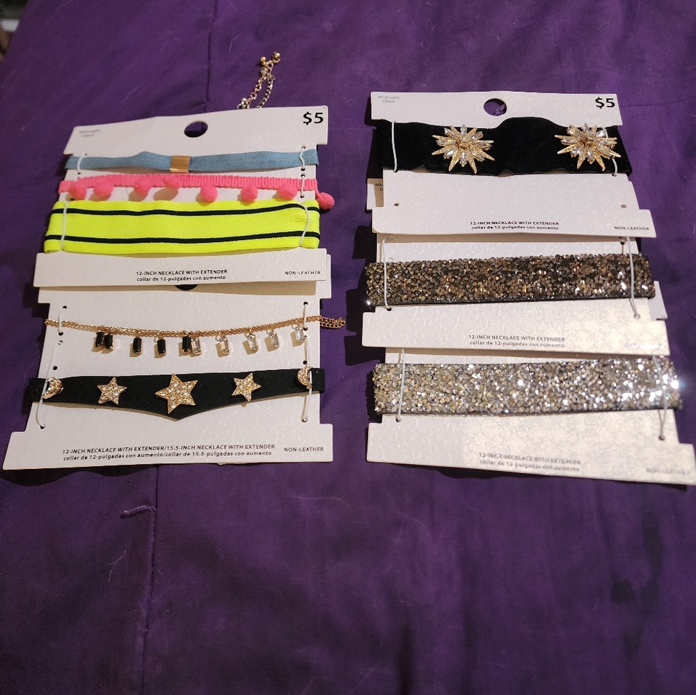 5+ NECKLACES AND CHOKERS